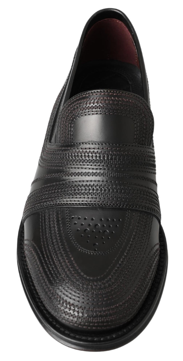 Elegant slippers made of black leather