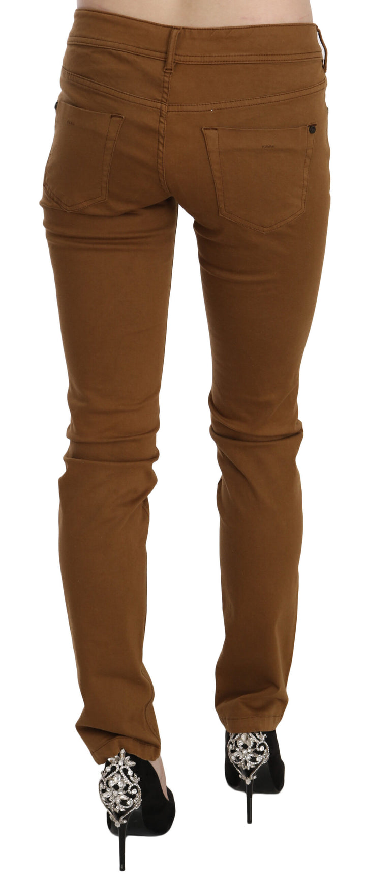 Braune Baumwolljeans mit mittlerer Taille und schmaler Passform aus Denim