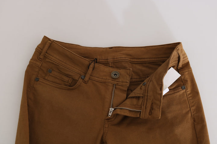 Braune Baumwolljeans mit mittlerer Taille und schmaler Passform aus Denim