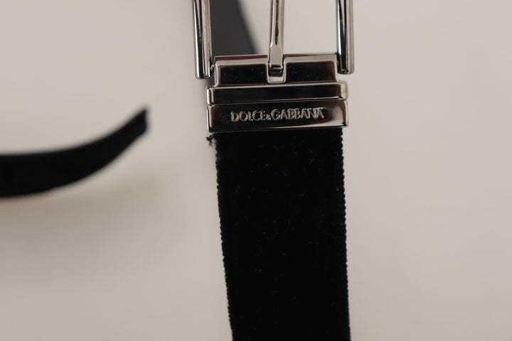Sophisticated leather belt made of velvet