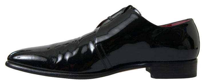 Schwarze Lackleder-Schuhe