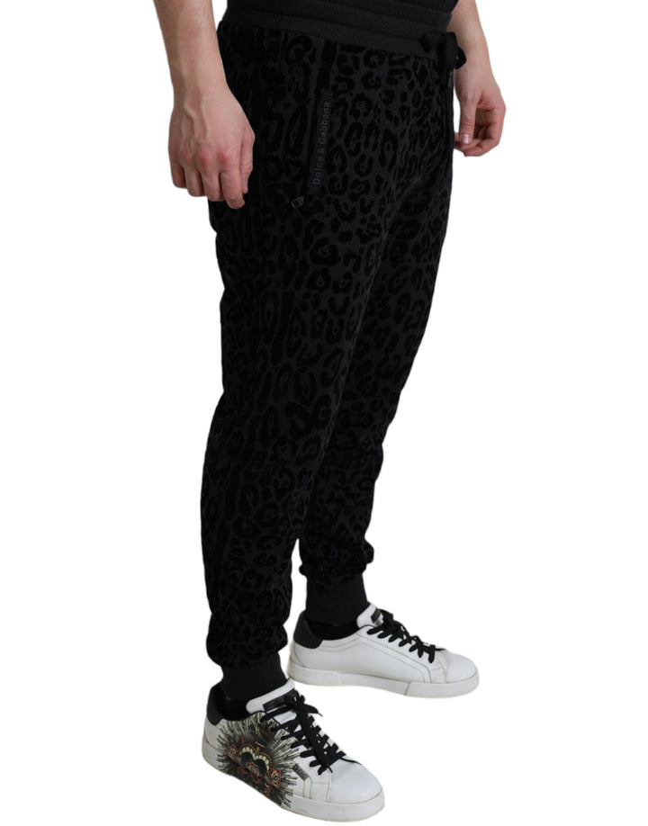 Elegant leopard joggers for men