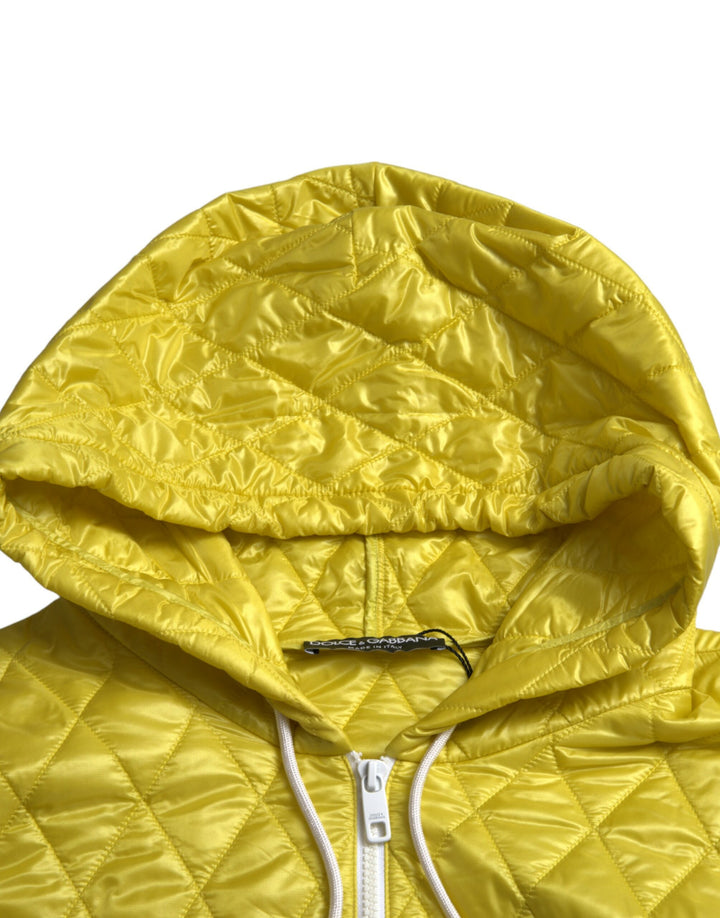 Gelbe Nylon Steppjacke mit Kapuze und Pullover