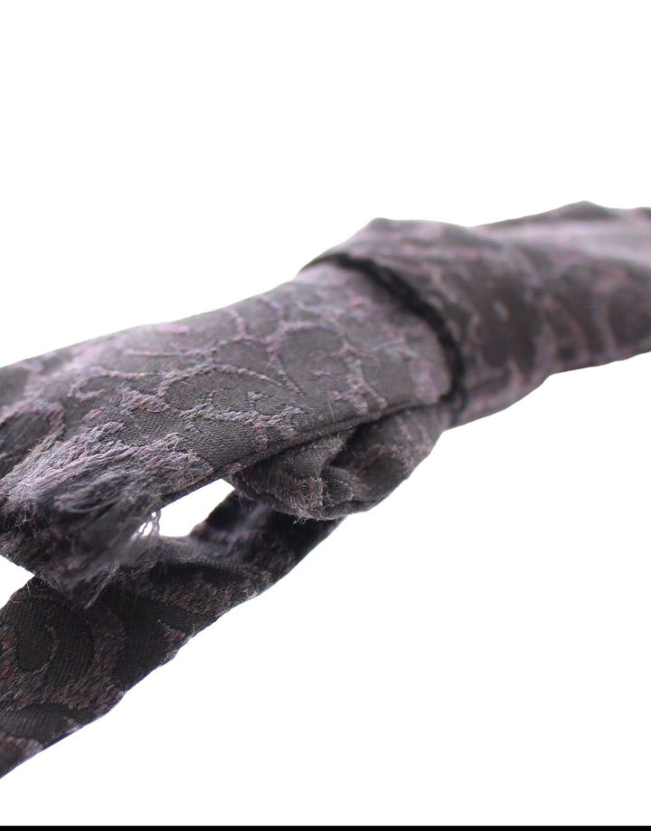 Elegant black paisley bow tie made of silk and wool blend