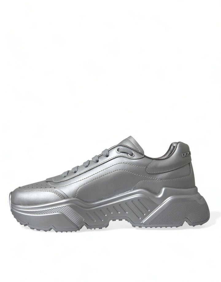 Elegant sneakers made of silver calfskin