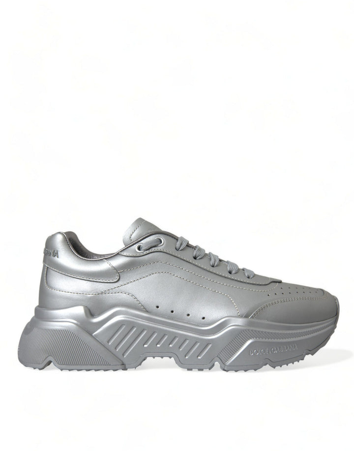 Elegant sneakers made of silver calfskin