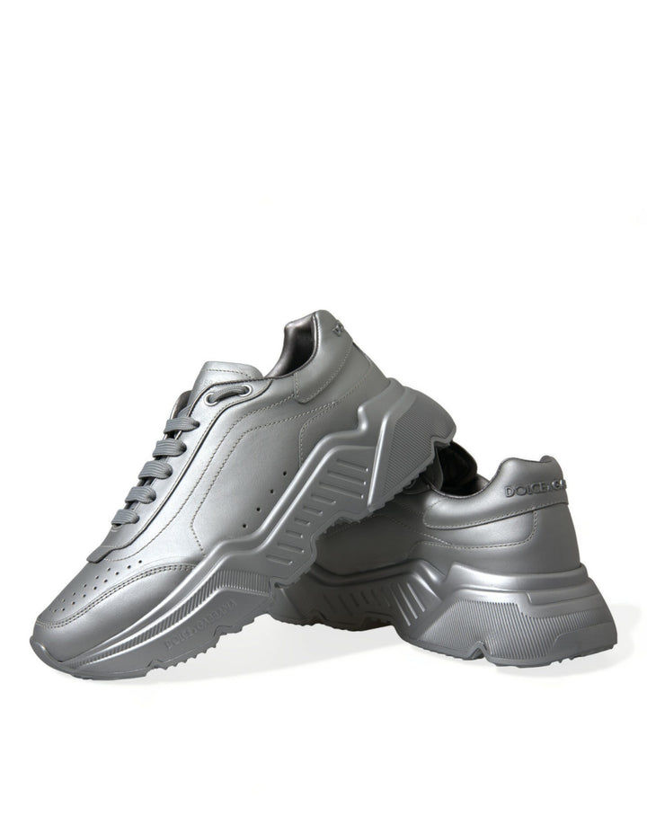 Elegant sneakers made of silver calfskin