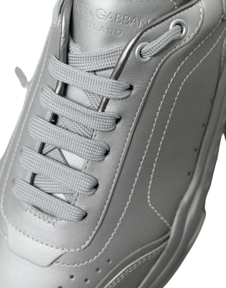 Elegant sneakers made of silver calfskin