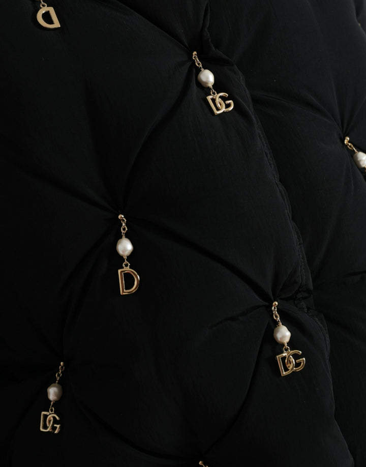 Schwarze Bomberjacke aus gestepptem Shell mit Verzierungen