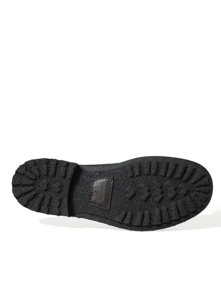 Elegant Derby shoes made of black calfskin