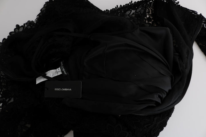Elegant black sheath dress with silk lining
