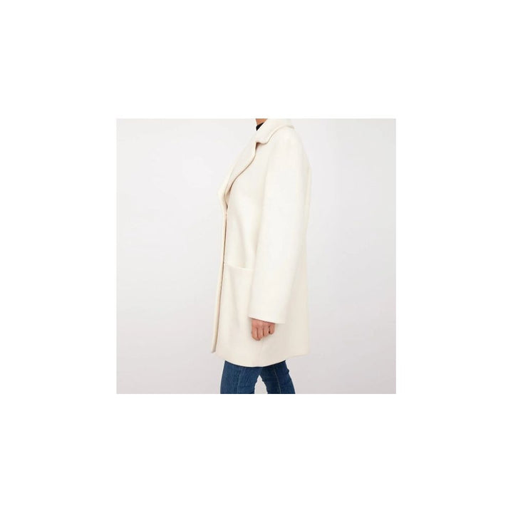 Elegant long coat made of a wool blend with embroidery