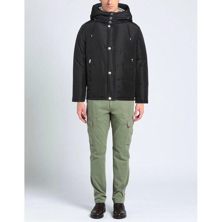 Elegant black jacket with detachable hood