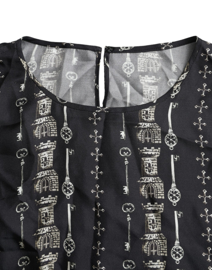 Schwarzes Seidenblusen-T-Shirt mit Schlüsselanhänger
