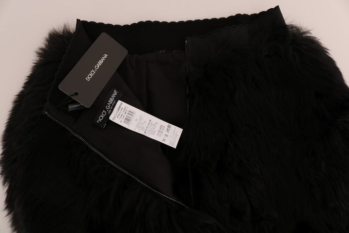 Exquisite mini shorts made of black mink fur