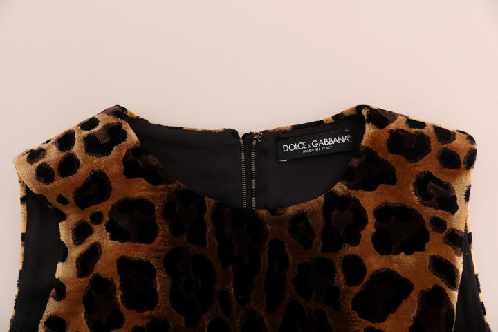 Braunes Seidenmantelkleid mit Leopardenmuster