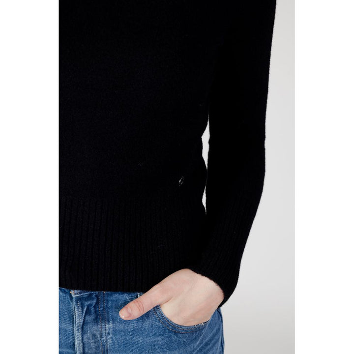 Schwarzer Rollkragenpullover aus Polyamid