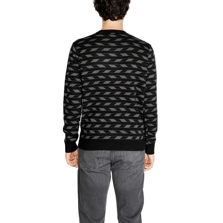 Schwarzer Marabu-Pullover