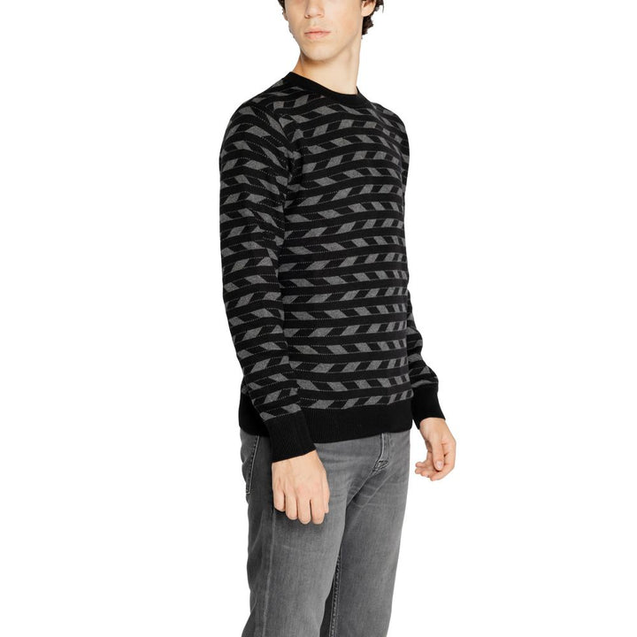 Schwarzer Marabu-Pullover