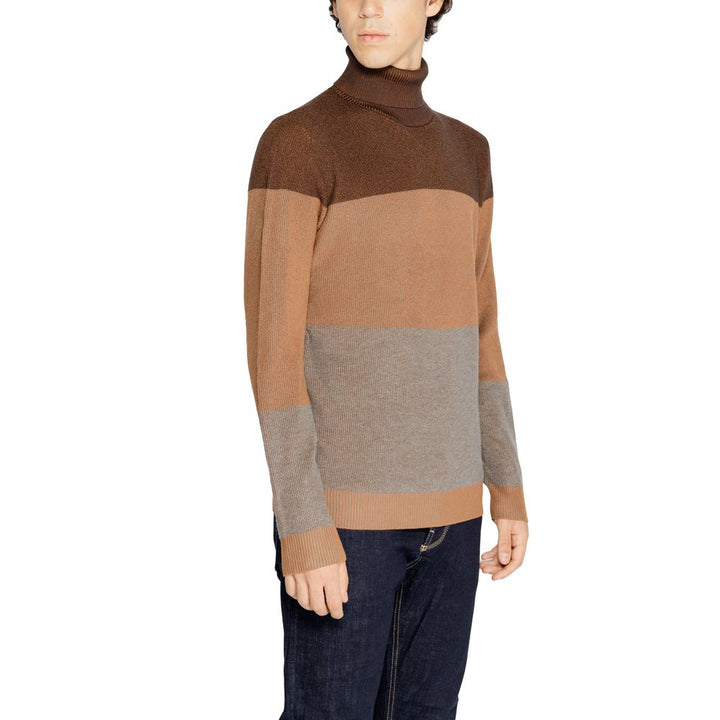 Brauner Viskose-Rollkragenpullover