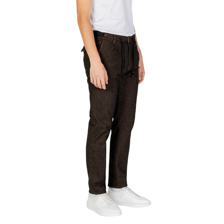 Braune Baumwollhose