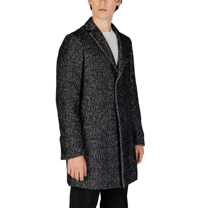 Schwarzer Polyester-Mantel