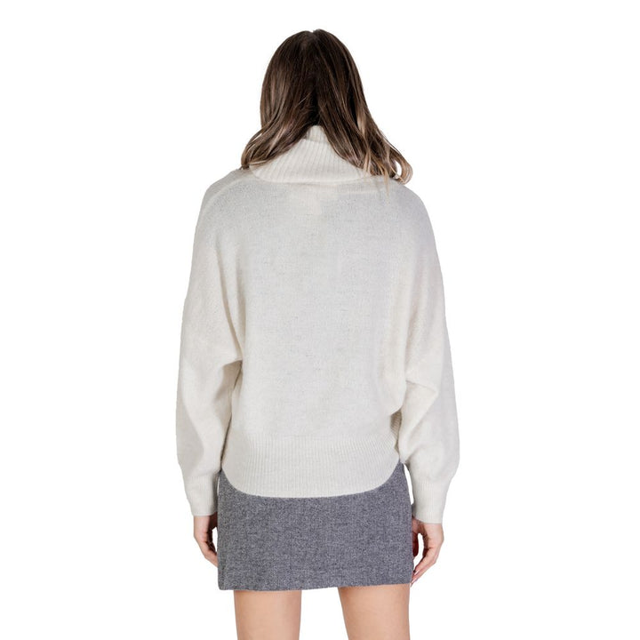 Cremefarbener Marabu-Rollkragenpullover