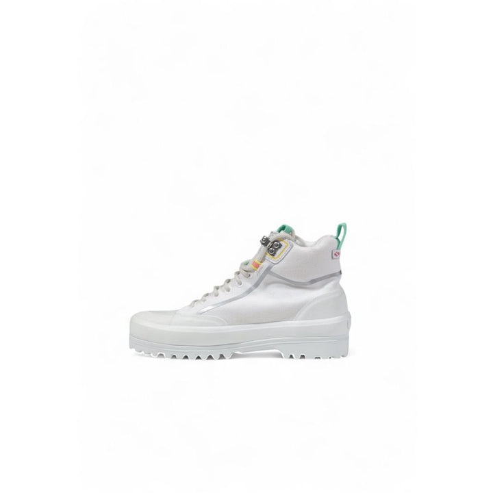 Sneaker aus weißem Stoff