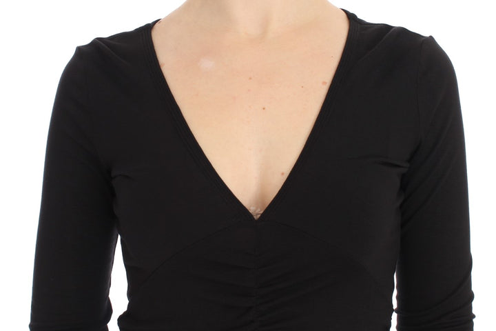 Elegant black V-neck sweater made of viscose blend