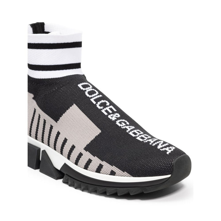Schwarzer Stoffsneaker