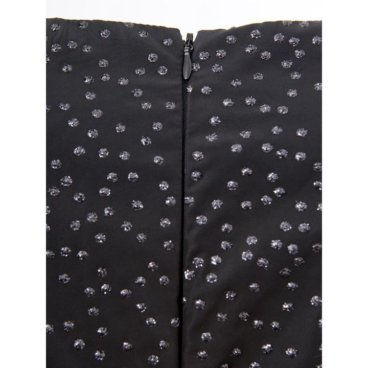 Elegantes schwarzes Polyethylen-Kleid