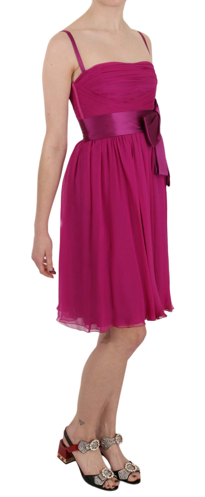 Elegantes Seidenkleid mit Schleife in Fuchsia-Rosa