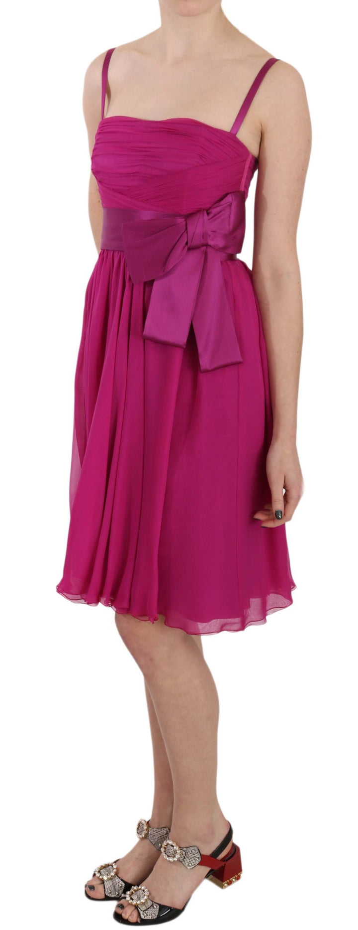 Elegantes Seidenkleid mit Schleife in Fuchsia-Rosa