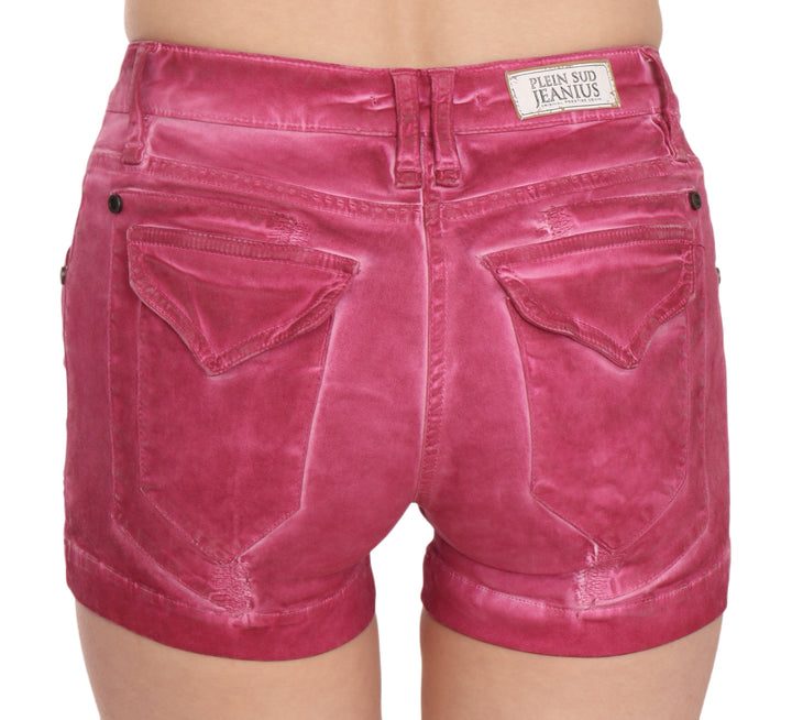 Schicke rosa gewaschene Denim-Shorts