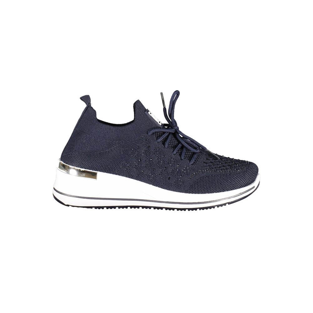 Blaue Sportschuhe