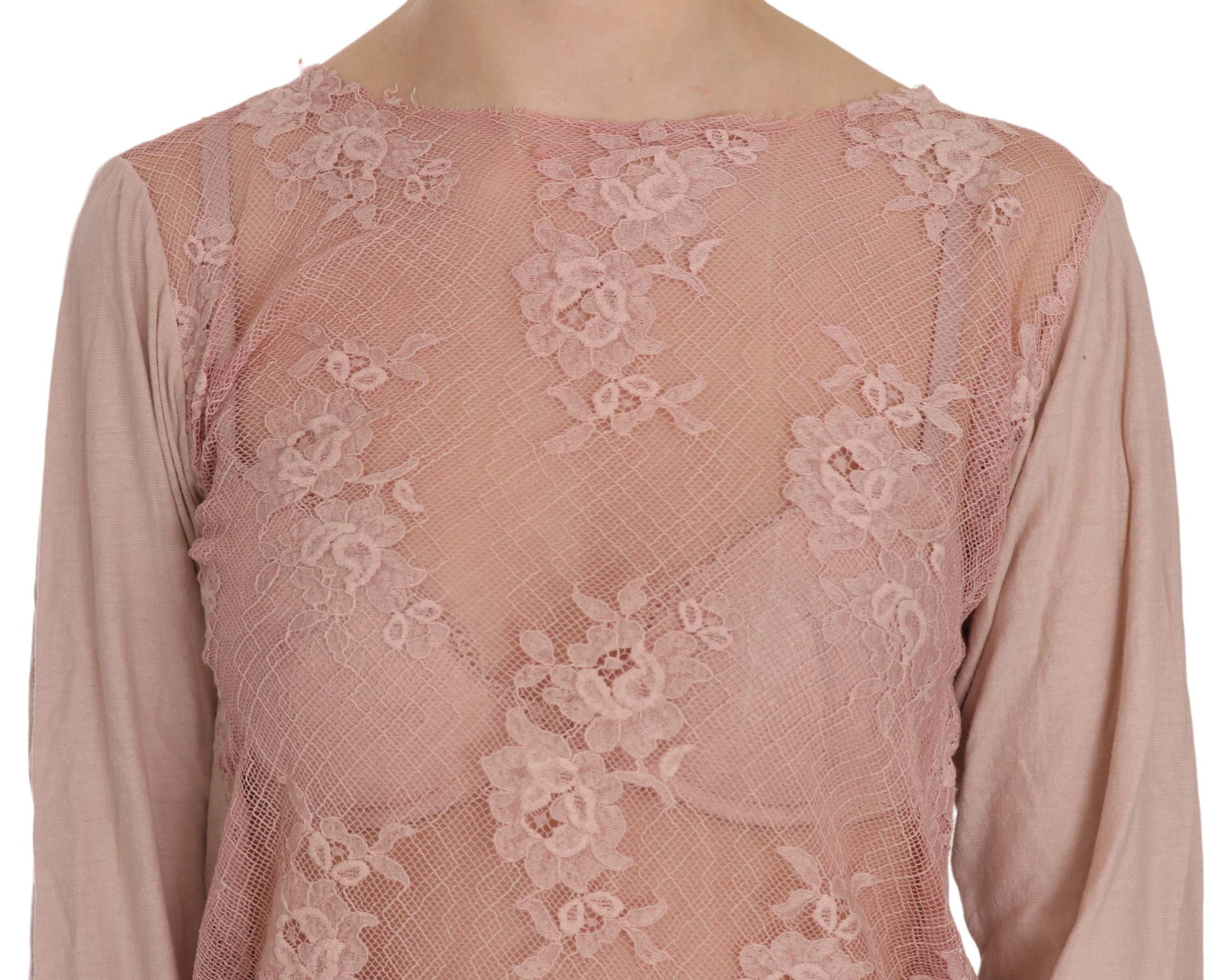 Elegant blouse with pink lace and round neck