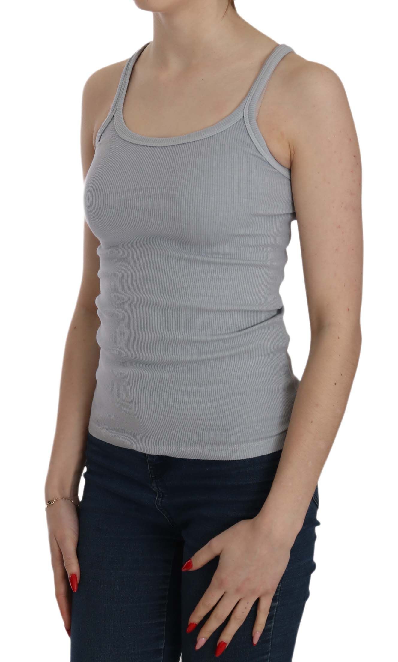 Elegant sleeveless blouse made of light grey cotton