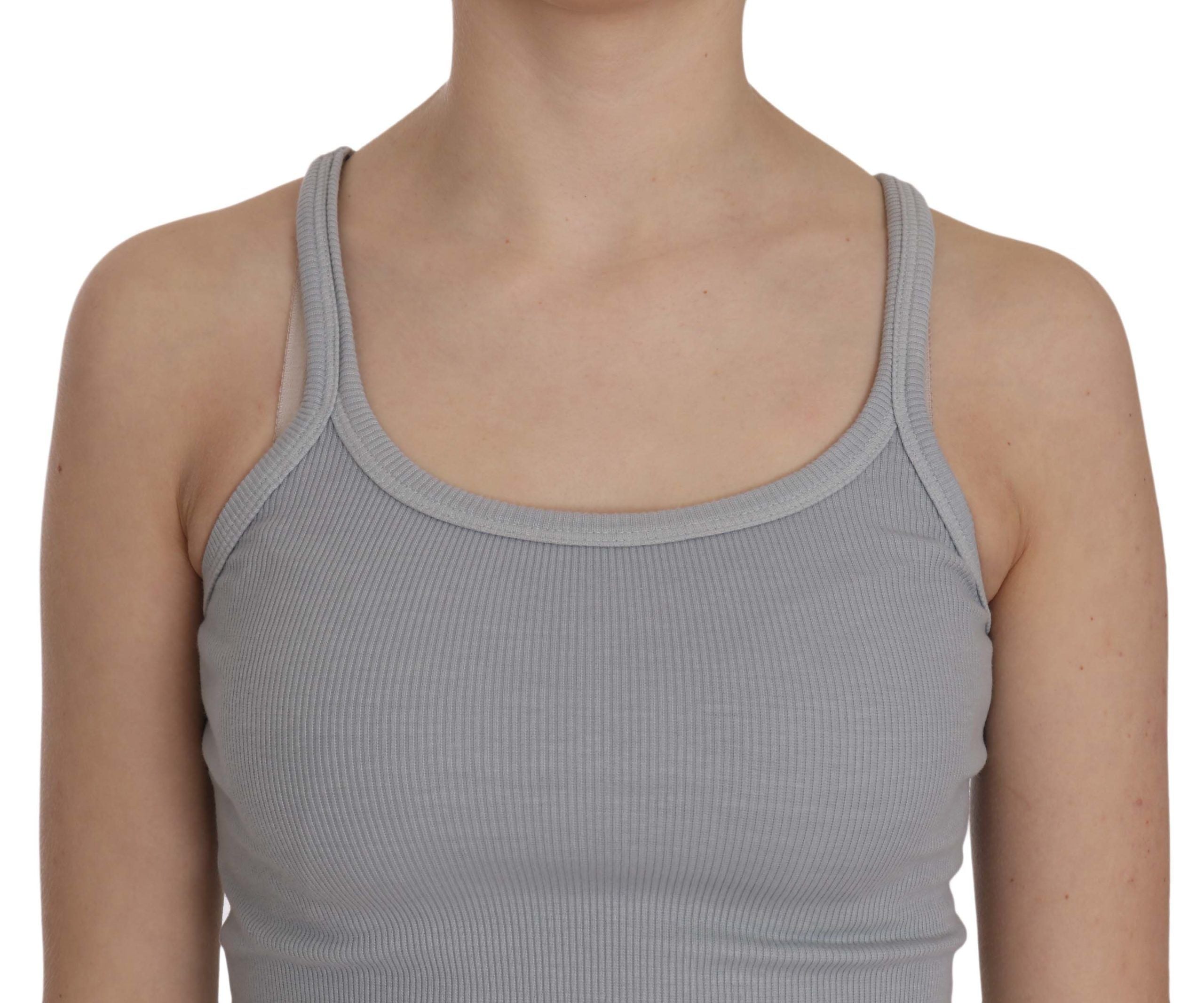 Elegant sleeveless blouse made of light grey cotton