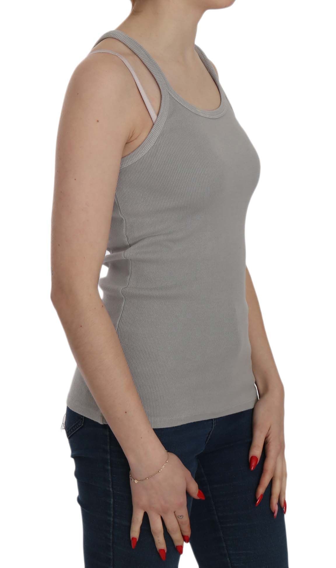 Elegant sleeveless blouse made of grey cotton