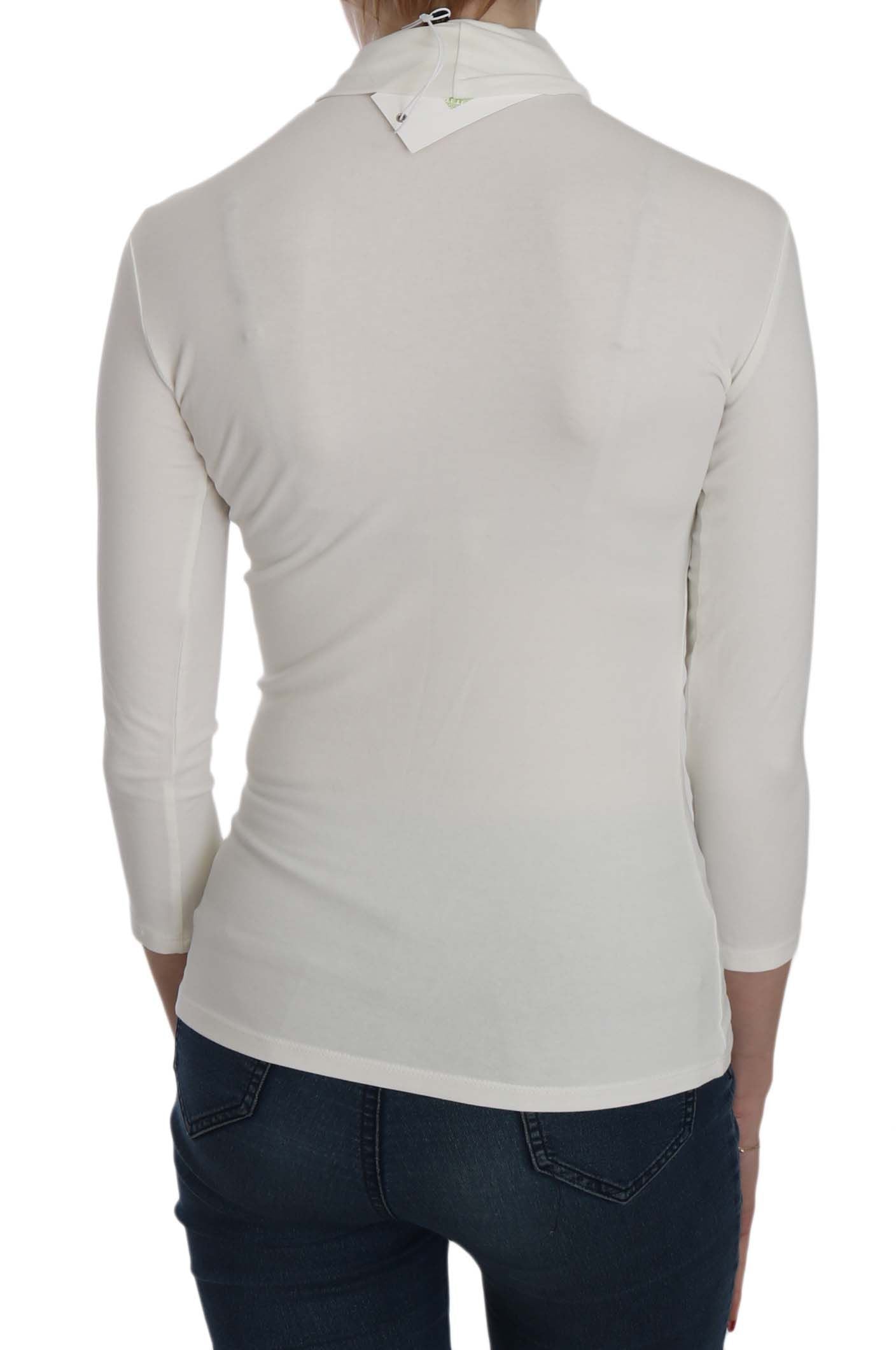 Chic white printed blouse with turtleneck