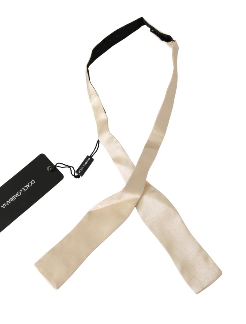 Elegant silk bow tie in beige
