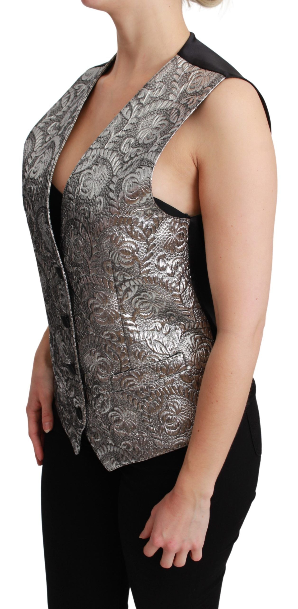 Elegant sleeveless brocade vest in silver