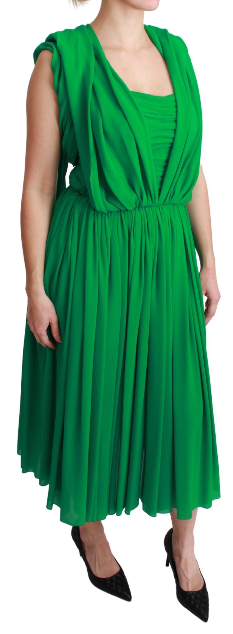 Elegant sleeveless pleated silk maxi dress