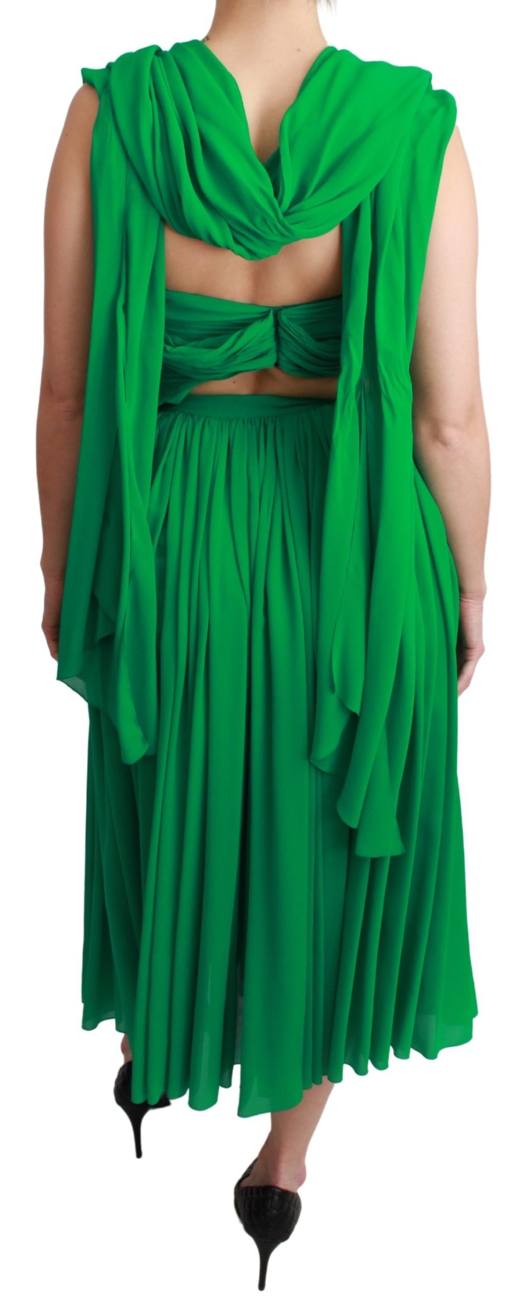 Elegant sleeveless pleated silk maxi dress