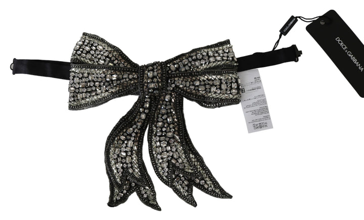 Elegante Seidenfliege in Silber
