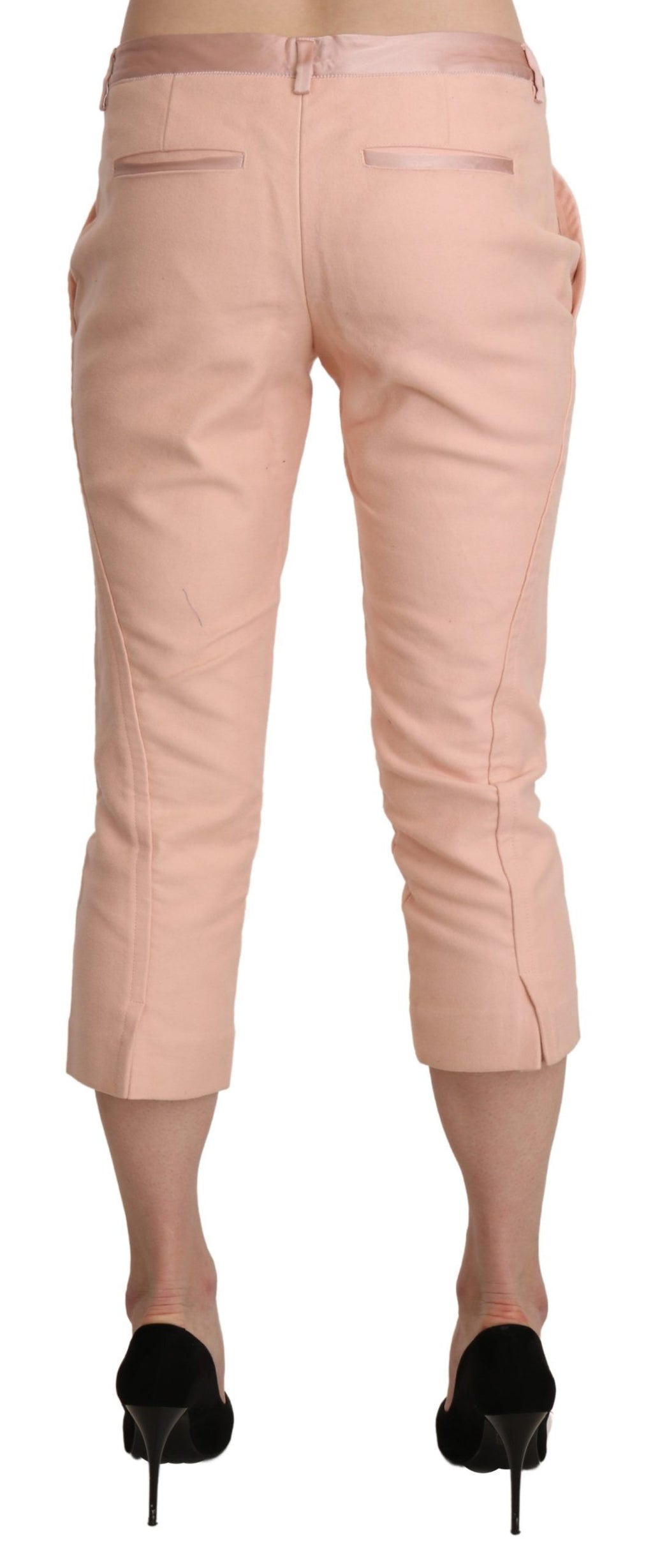 Chic pink skinny capri pants