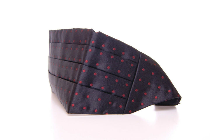 Eleganter schwarzer Seidenkummerbund mit roten Tupfen
