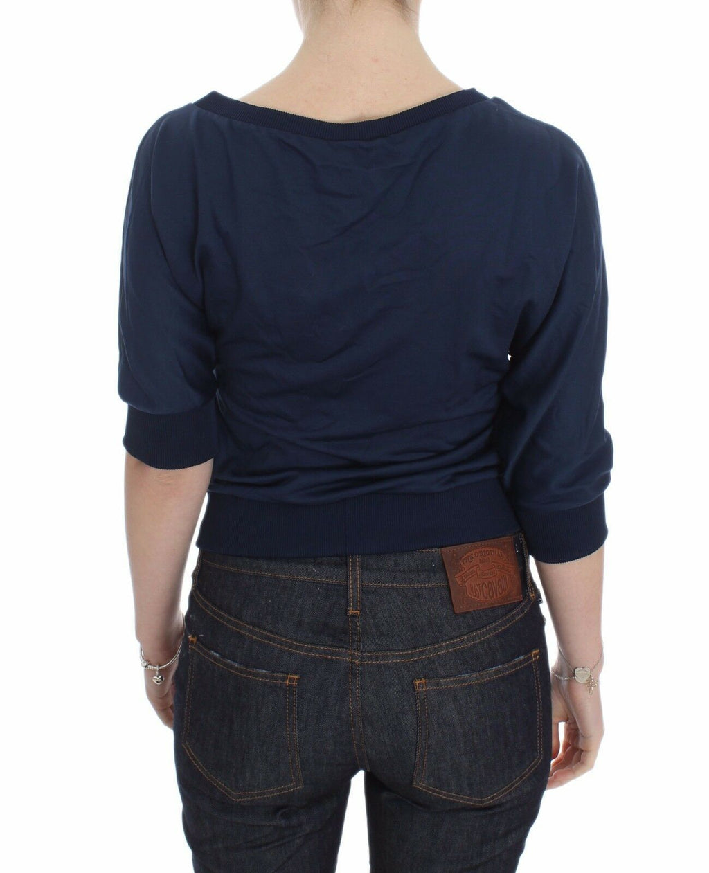 Elegant sweater with deep V-neck in blue