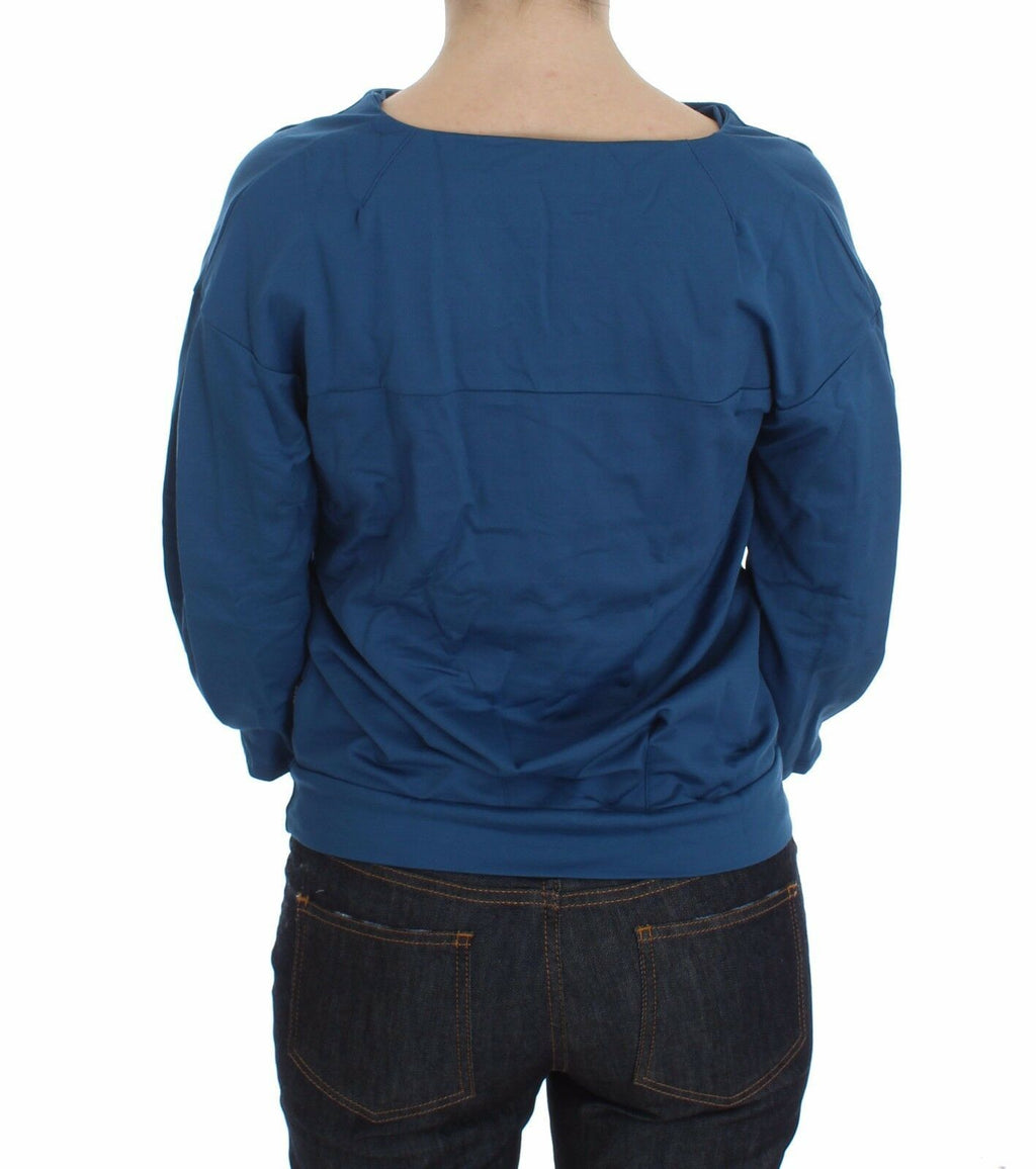 Elegant sweater with deep V-neck in blue