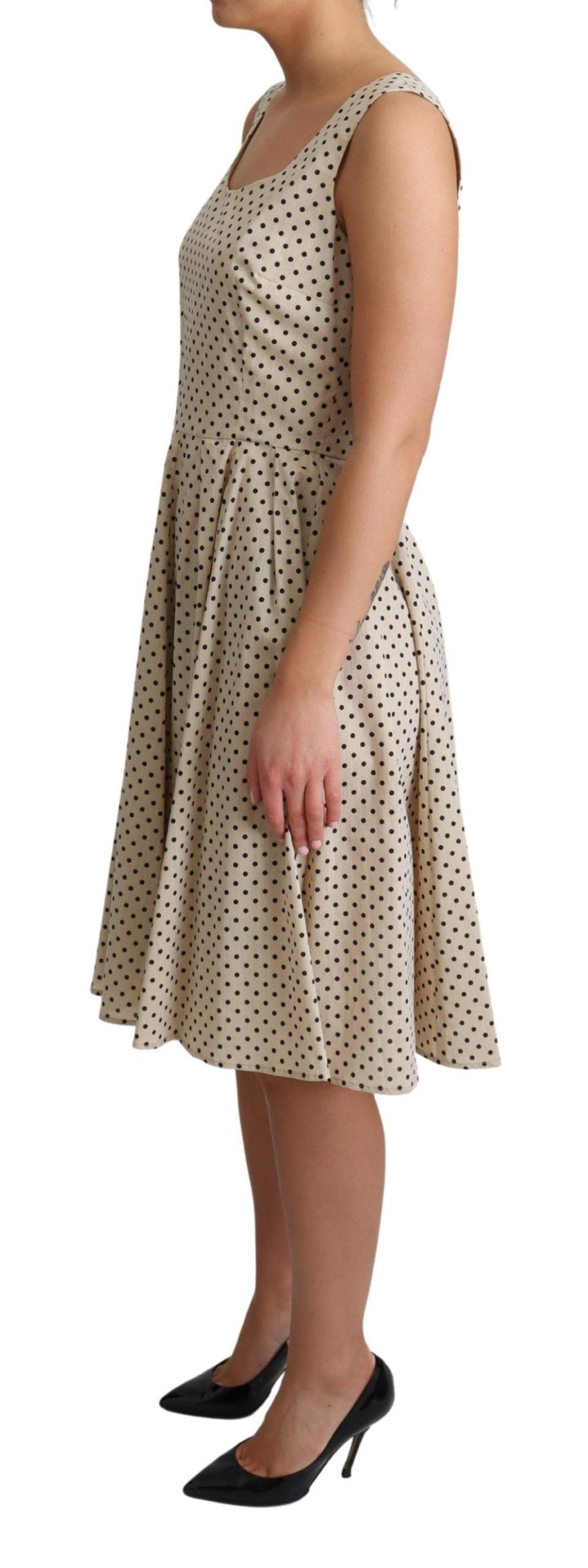 Elegantes gepunktetes ärmelloses Kleid in A-Linie
